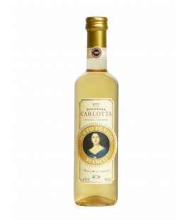 Balto vyno actas Duchessa Carlotta
